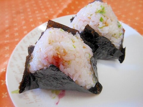 梅干し・胡麻・あおさ海苔のおにぎり